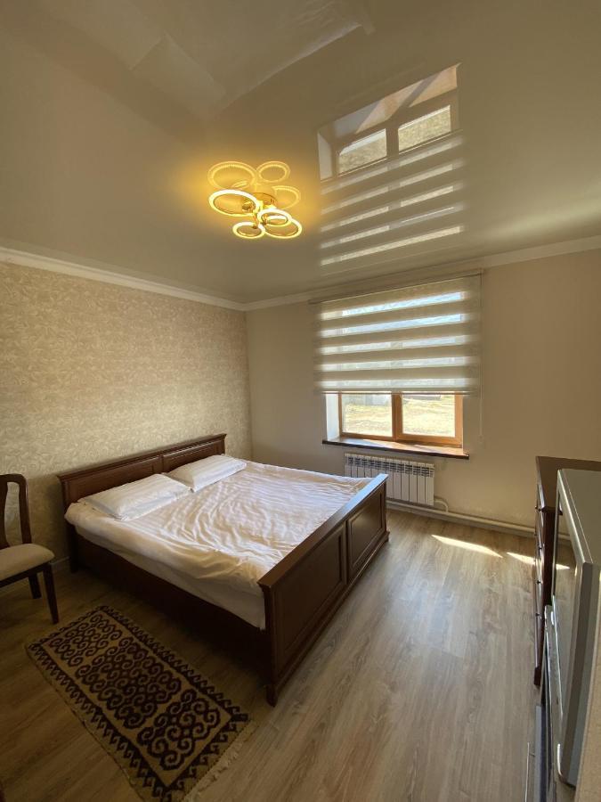 Naryn Guest House Tenir Too מראה חיצוני תמונה