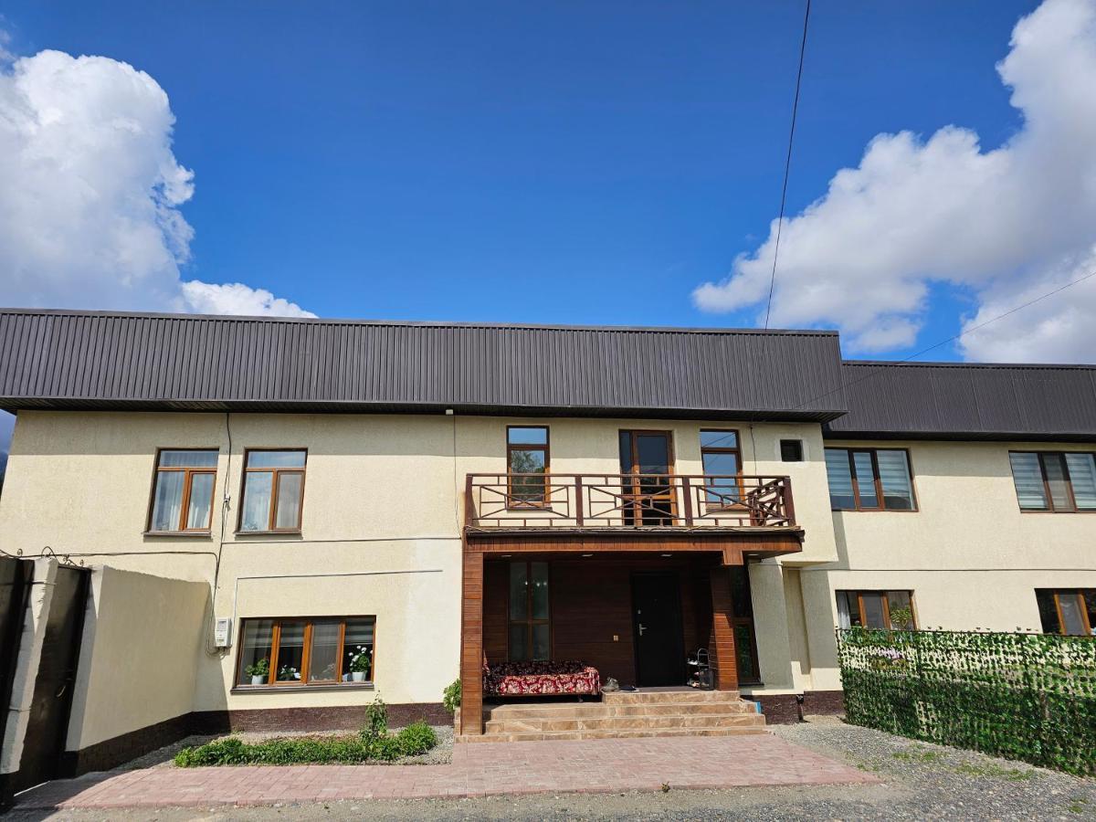 Naryn Guest House Tenir Too מראה חיצוני תמונה